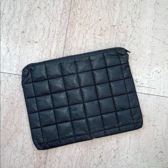 Black Padded Laptop Case - Picture 6 of 8